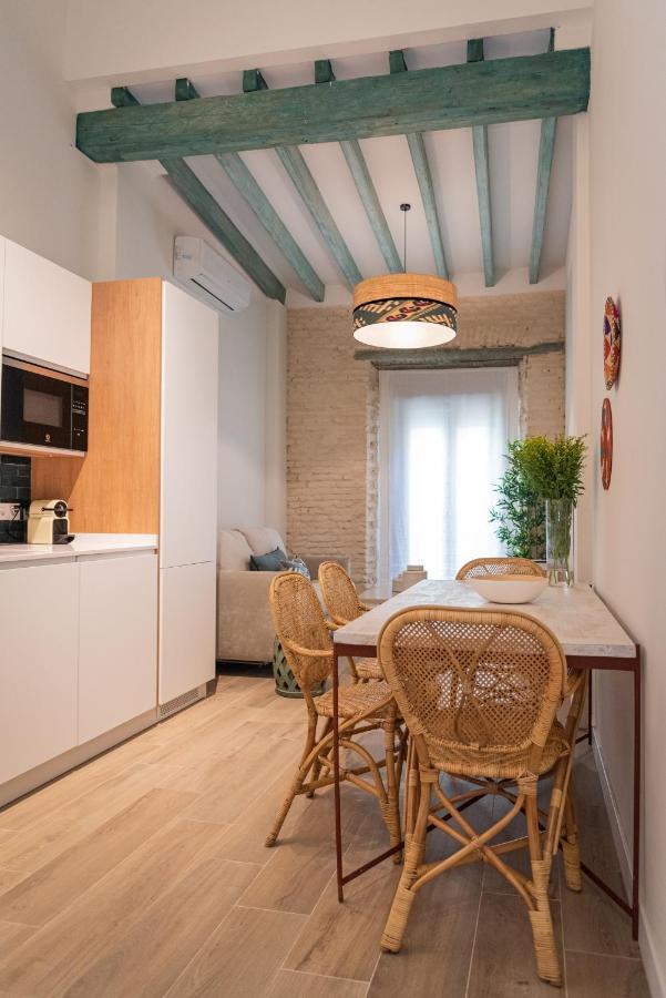 La Casa Del Pintor Apartments Seville Exterior photo
